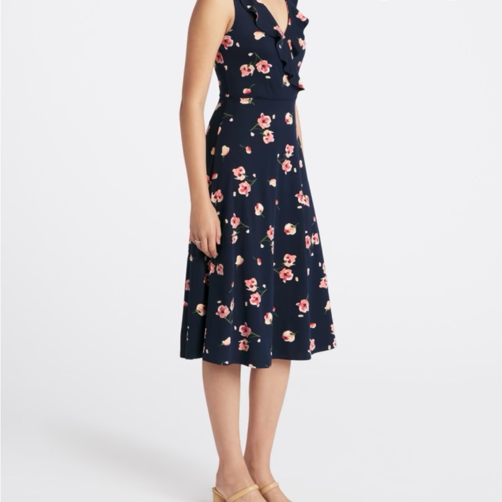 Chic Navy Floral Midi Dress - Picture 6 of 9